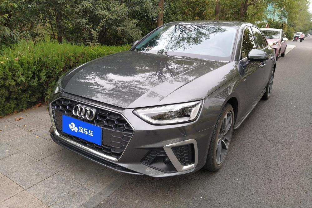 Audi A4L 2022 — фото автомобиля 1