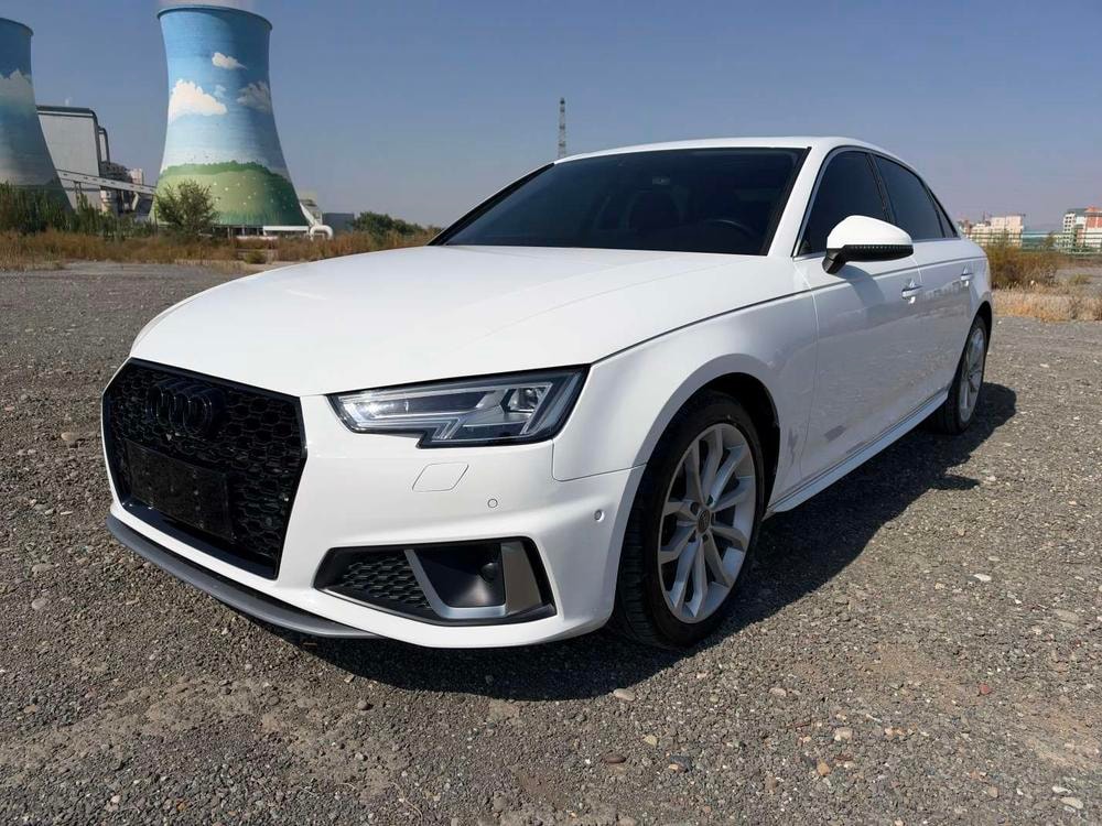 Audi A4L 2018 — фото автомобиля