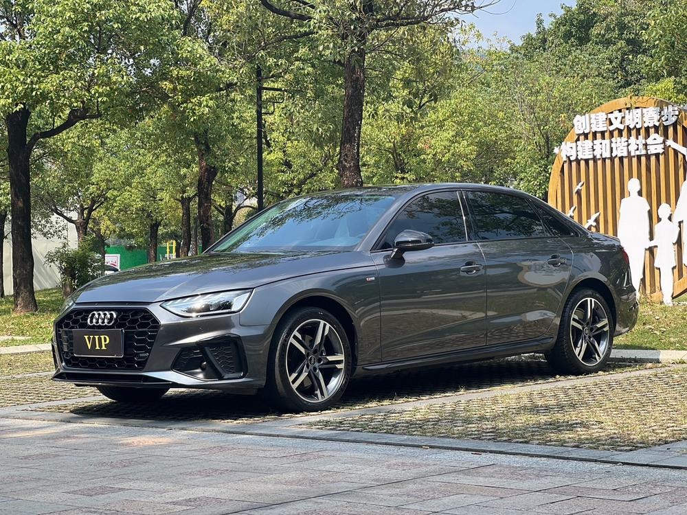 Audi A4L 2022 — фото автомобиля