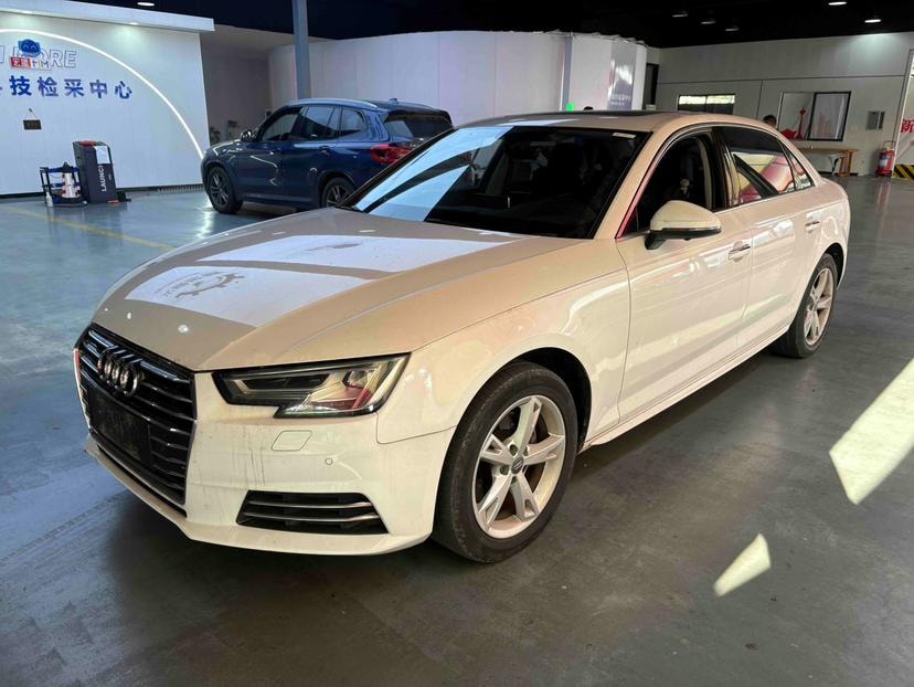 Audi A4L 2017 — фото автомобиля