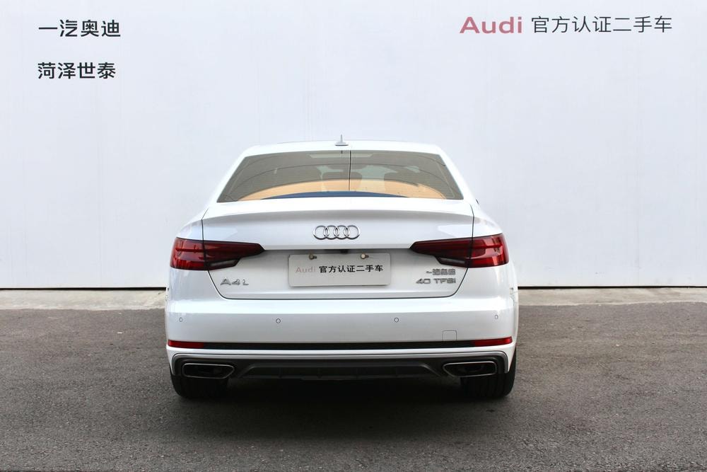 Audi A4L 2019 — фото автомобиля