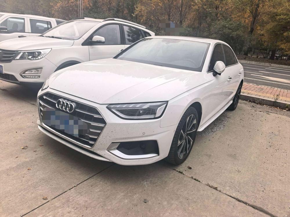 Audi A4L 2022 — фото автомобиля