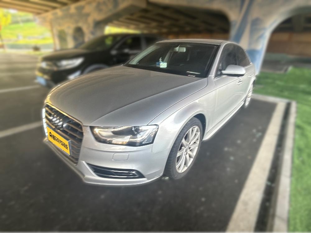 Audi A4L 2015 — фото автомобиля