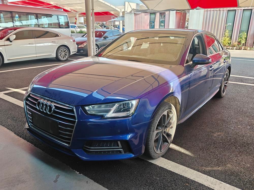 Audi A4L 2019 — фото автомобиля