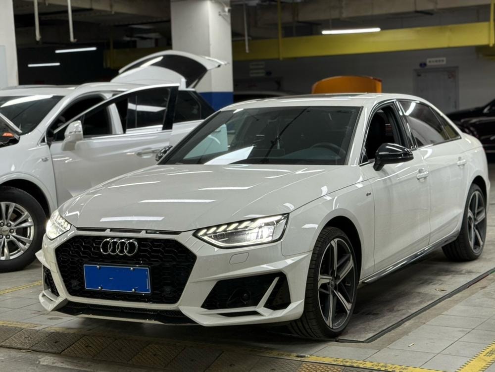 Audi A4L 2023 — фото автомобиля