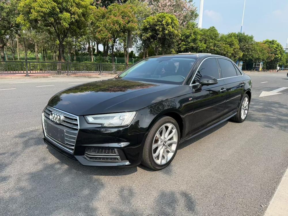 Audi A4L 2018 — фото автомобиля