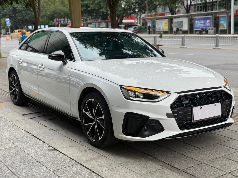 Audi A4L 2022 — фото автомобиля