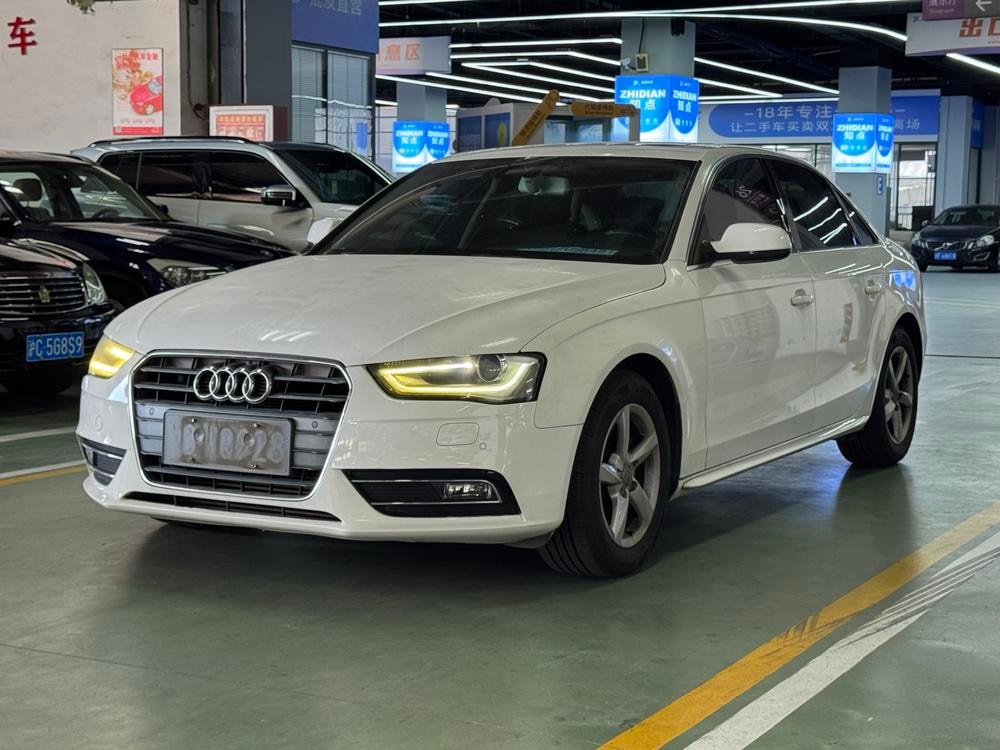 Audi A4L 2015 — фото автомобиля