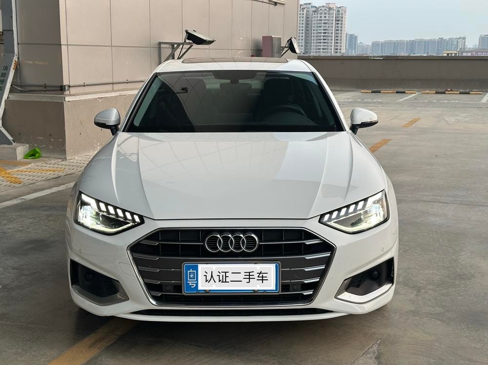 Audi A4L 2020 — фото автомобиля