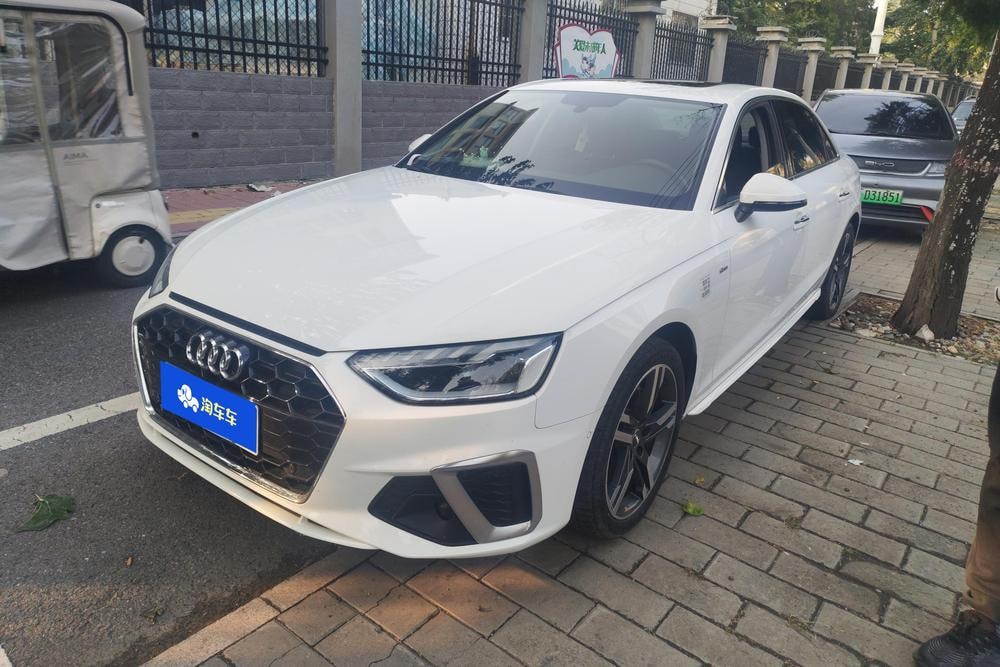 Audi A4L 2020 — фото автомобиля