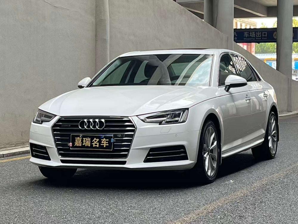Audi A4L 2017 — фото автомобиля 1