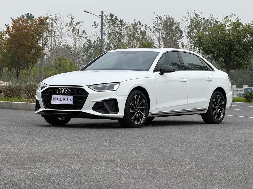 Audi A4L 2023 — фото автомобиля