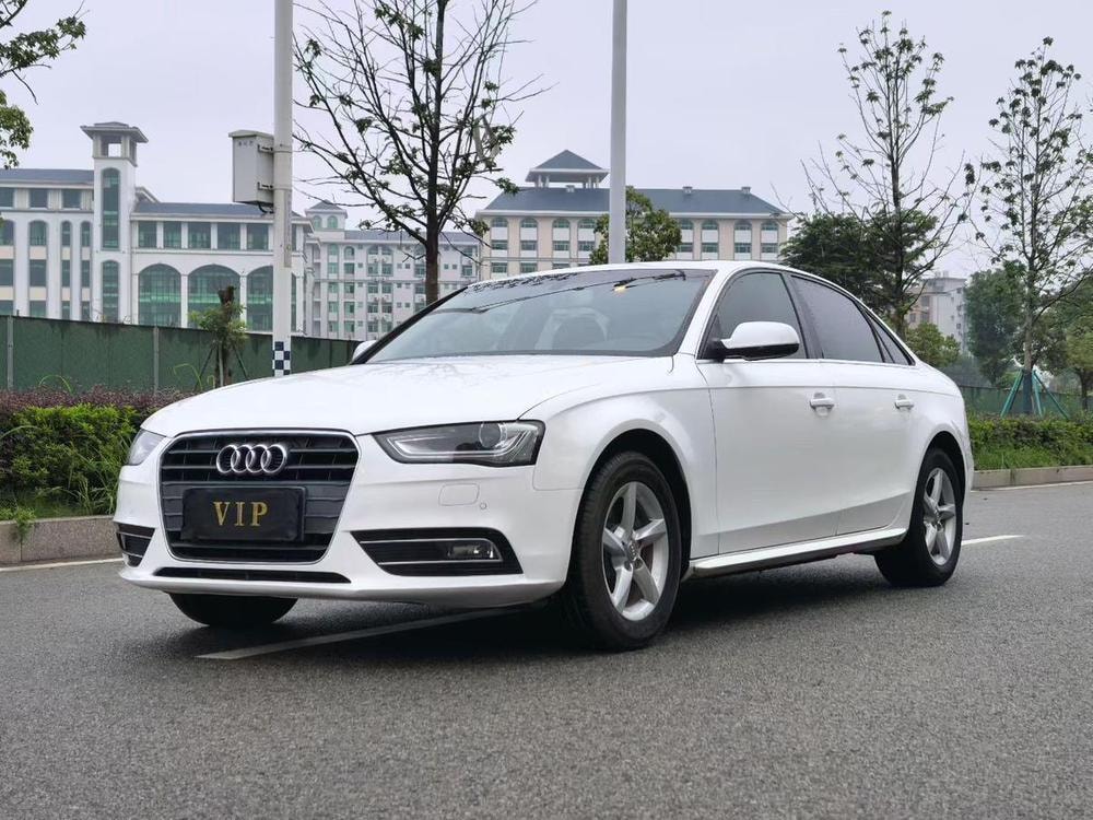 Audi A4L 2015 — фото автомобиля