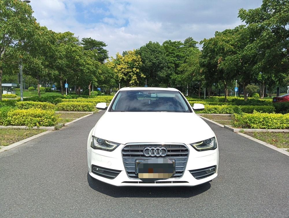 Audi A4L 2015 — фото автомобиля