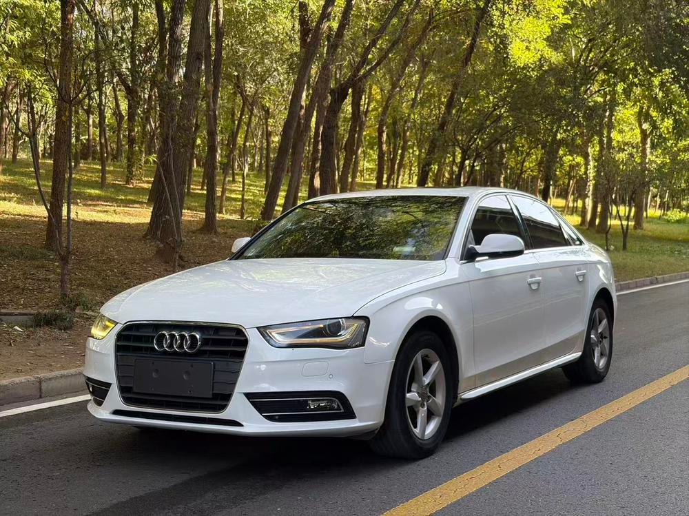 Audi A4L 2013 — фото автомобиля