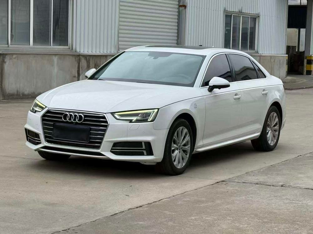 Audi A4L 2018 — фото автомобиля