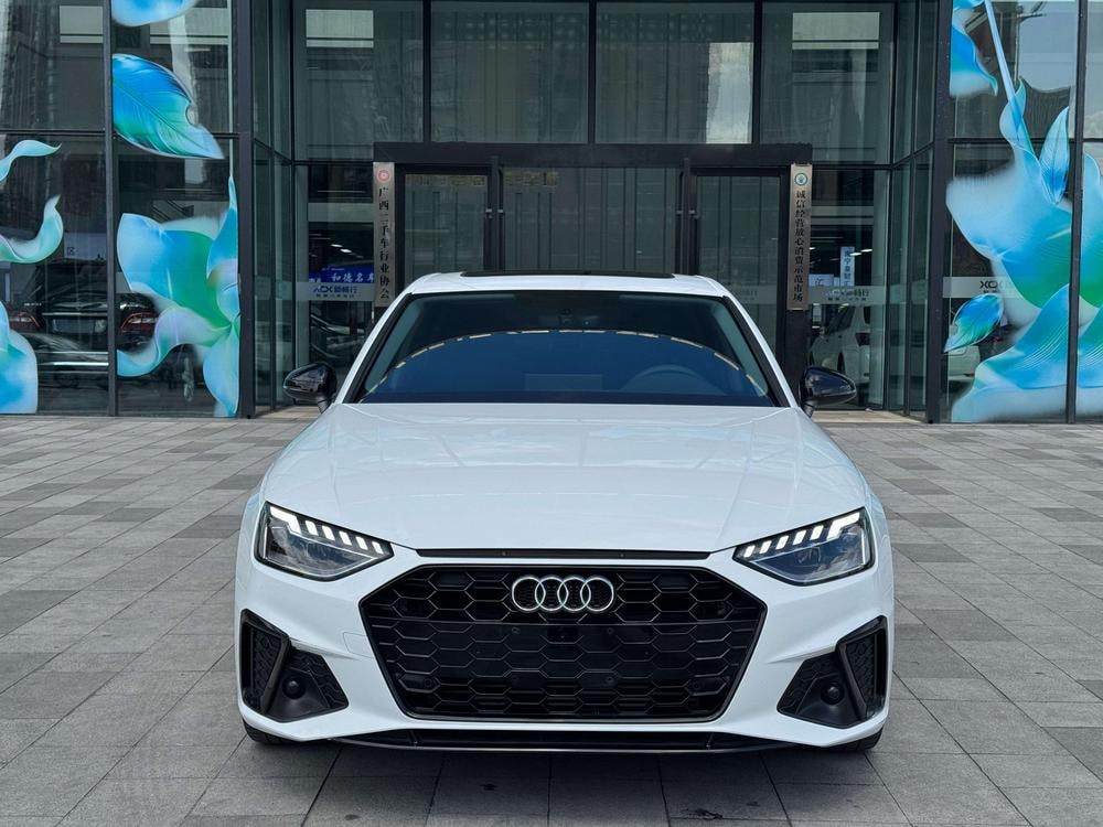 Audi A4L 2022 — фото автомобиля