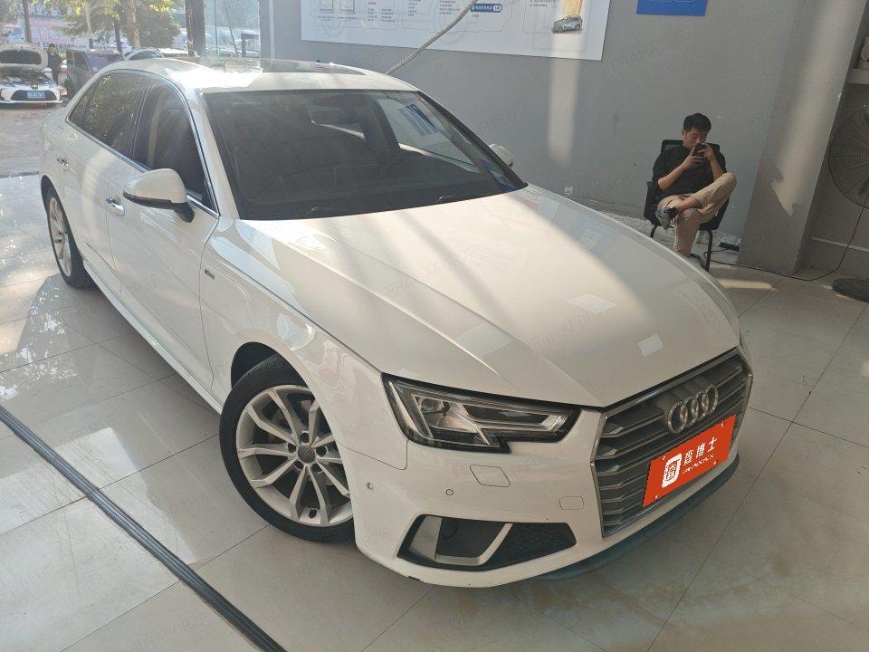 Audi A4L 2019 — фото автомобиля