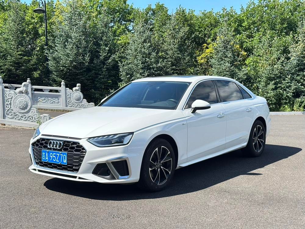 Audi A4L 2020 — фото автомобиля