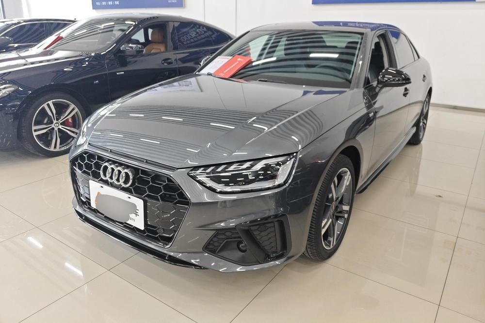 Audi A4L 2022 — фото автомобиля