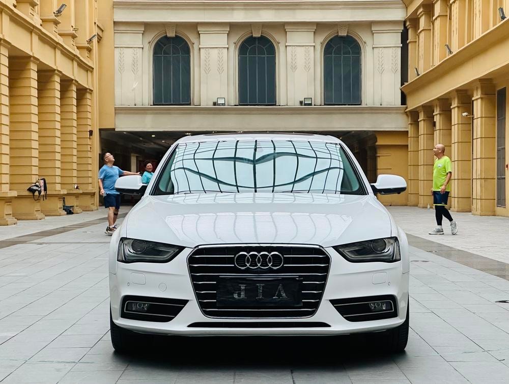 Audi A4L 2016 — фото автомобиля