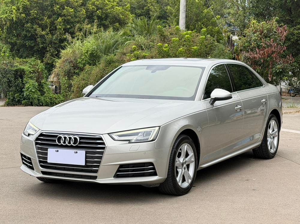 Audi A4L 2018 — фото автомобиля