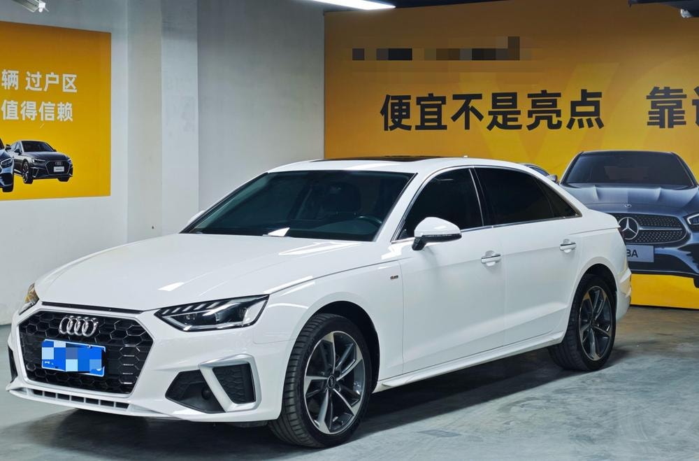 Audi A4L 2022 — фото автомобиля