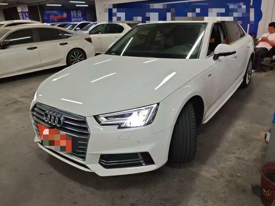 Audi A4L 2018 — фото автомобиля