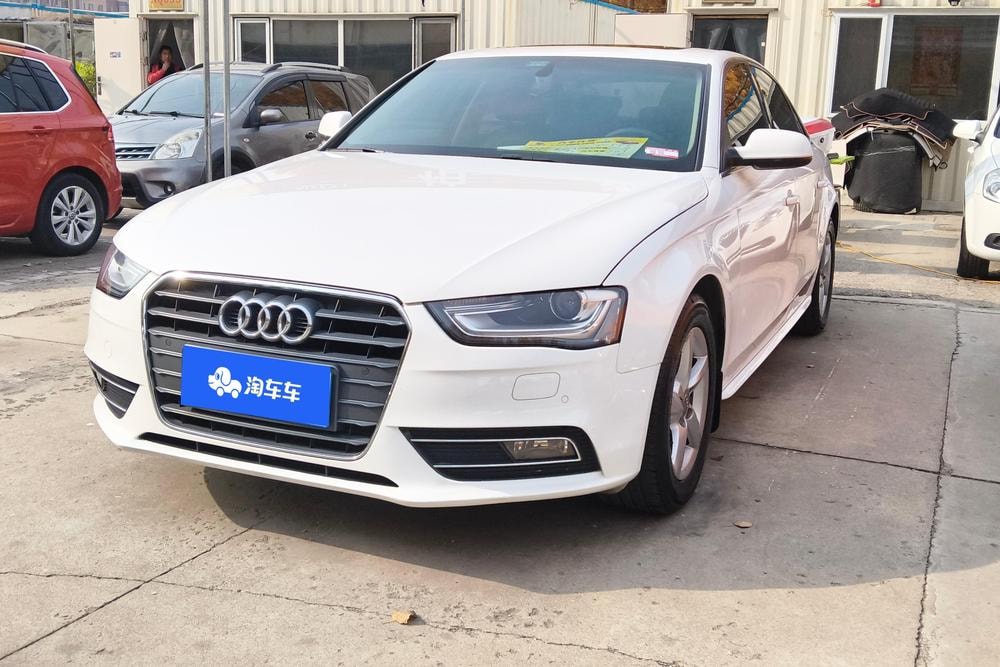 Audi A4L 2013 — фото автомобиля