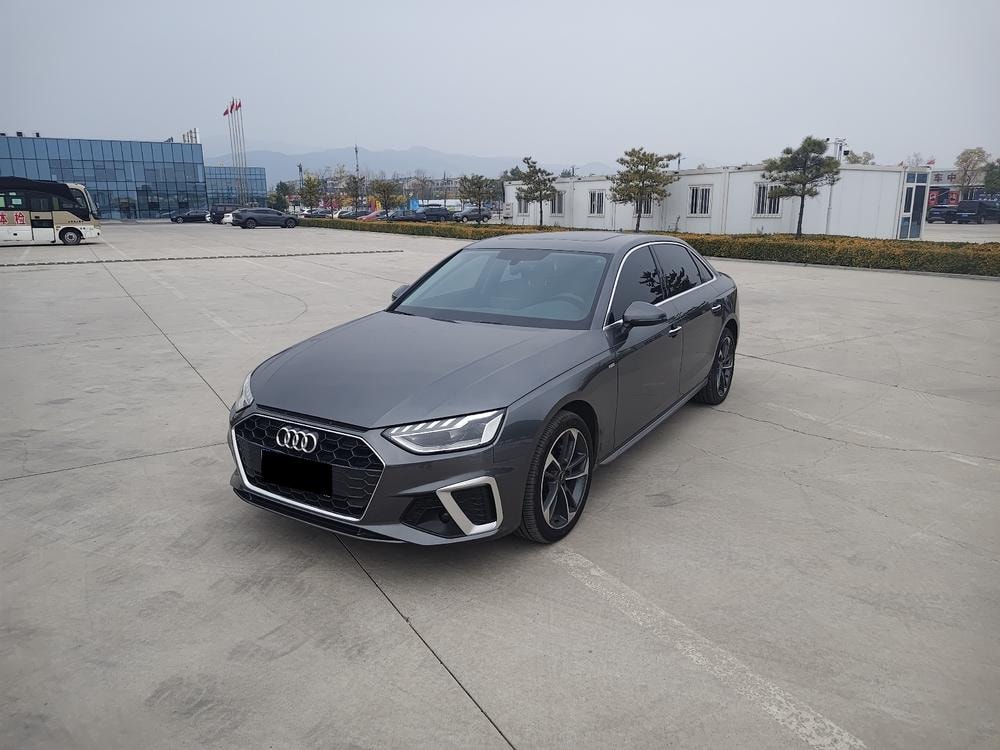 Audi A4L 2022 — фото автомобиля