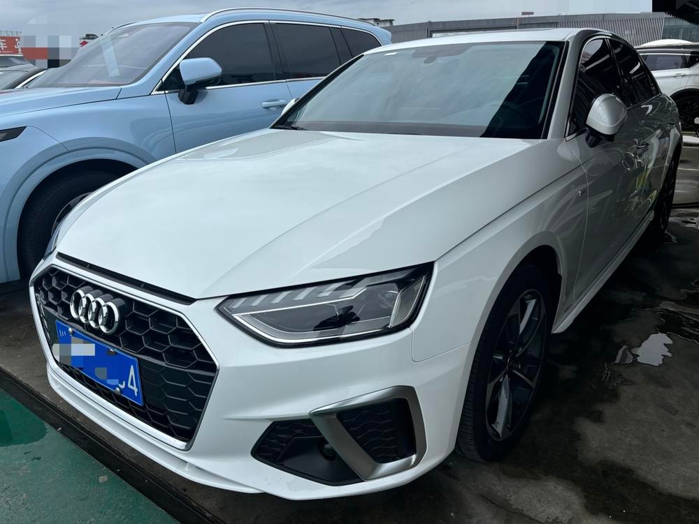 Audi A4L 2022 — фото автомобиля