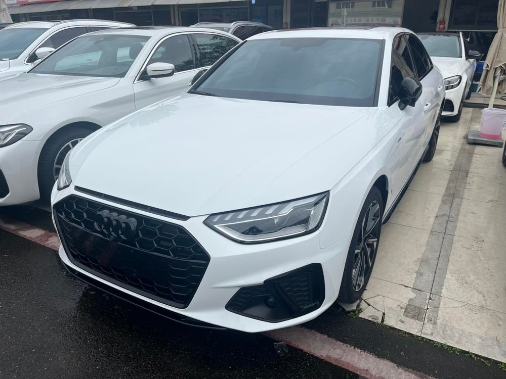Audi A4L 2023 — фото автомобиля
