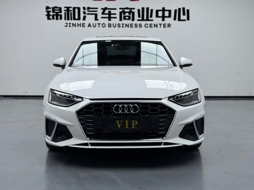 Audi A4L 2020 — фото автомобиля