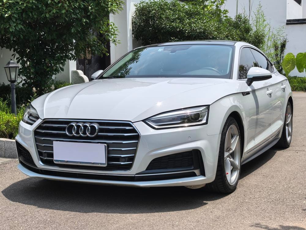 Audi A5 2017 — фото автомобиля 1