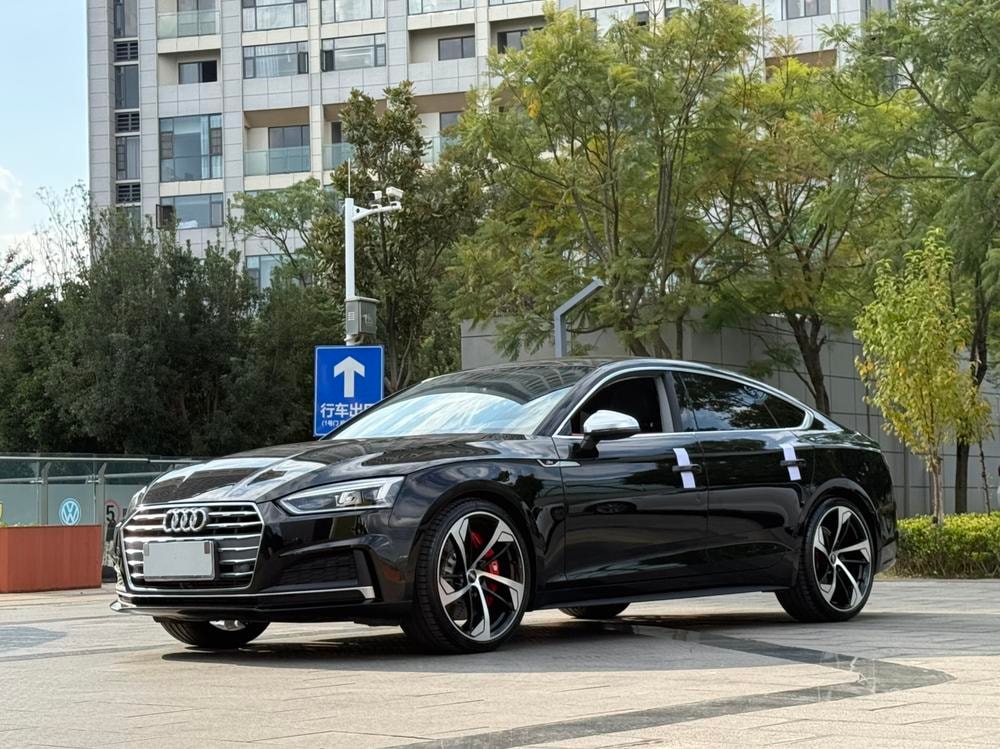 Audi A5 2019 — фото автомобиля
