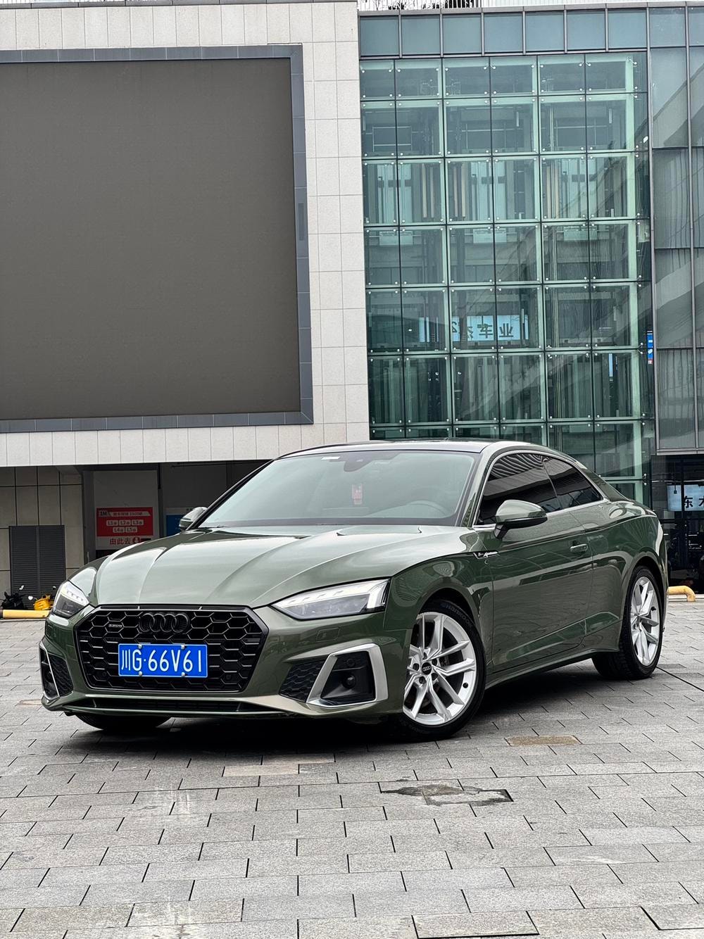 Audi A5 2023 — фото автомобиля