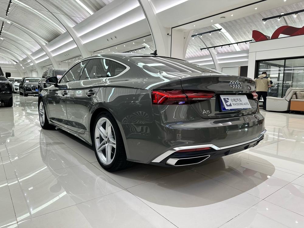 Audi A5 2023 — фото автомобиля