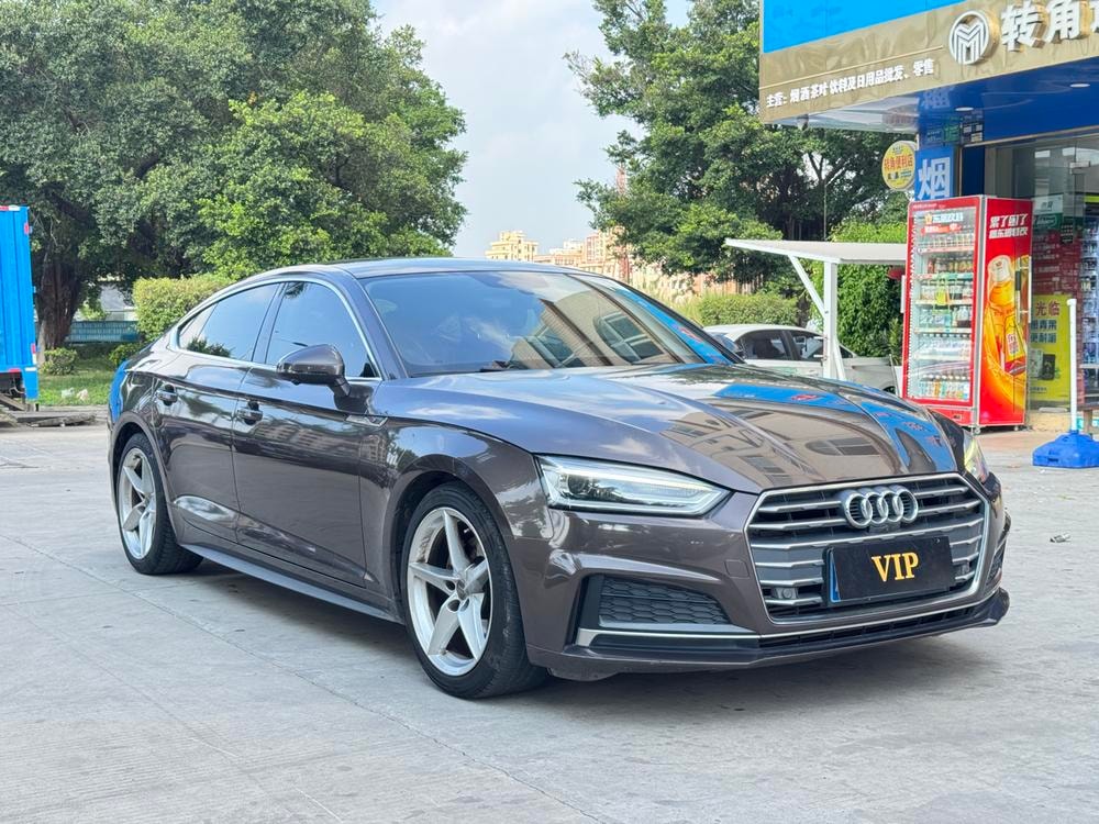 Audi A5 2017 — фото автомобиля