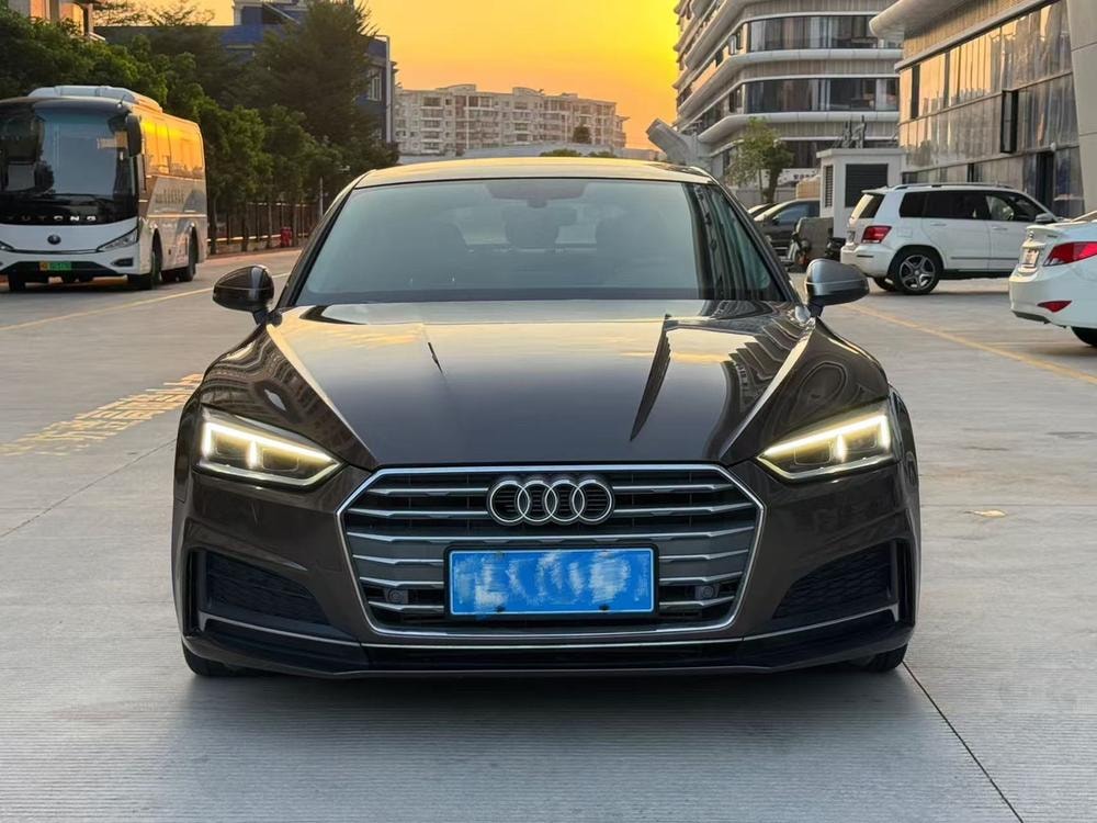 Audi A5 2017 — фото автомобиля