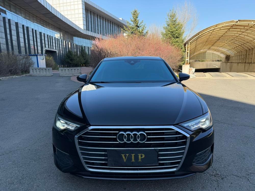 Audi A6L 2021 — фото автомобиля 1