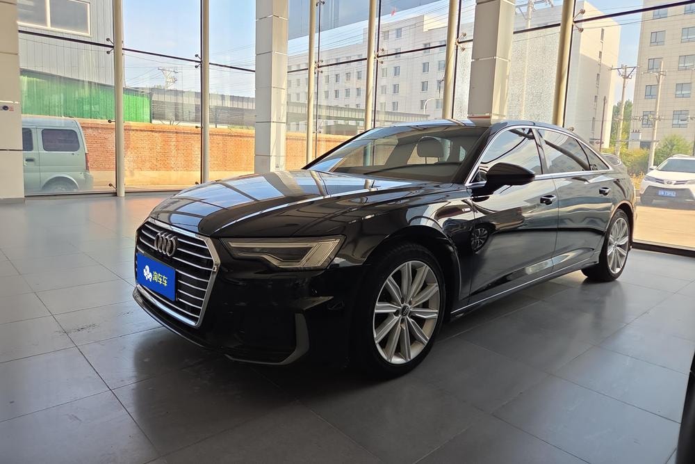 Audi A6L 2021 — фото автомобиля 1