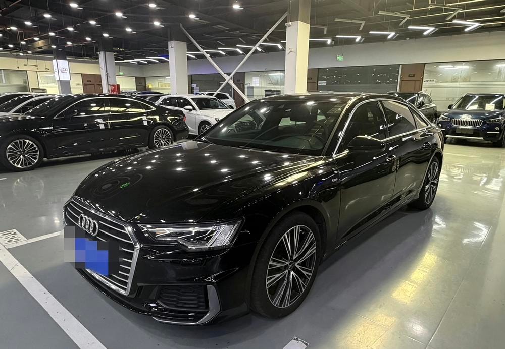 Audi A6L 2022 — фото автомобиля