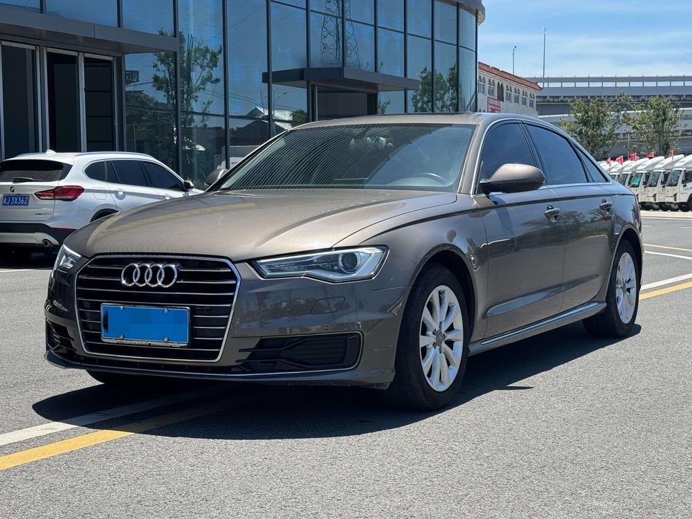 Audi A6L 2016 — фото автомобиля 1