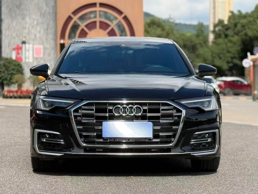 Audi A6L 2021 — фото автомобиля 1