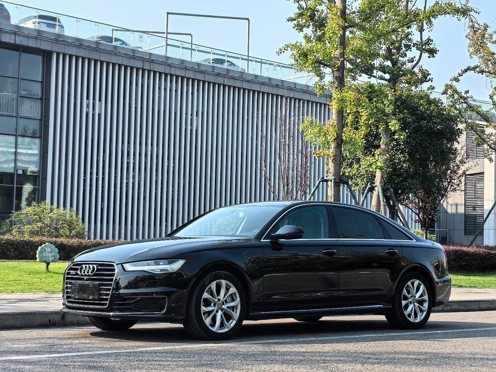 Audi A6L 2017 — фото автомобиля 1