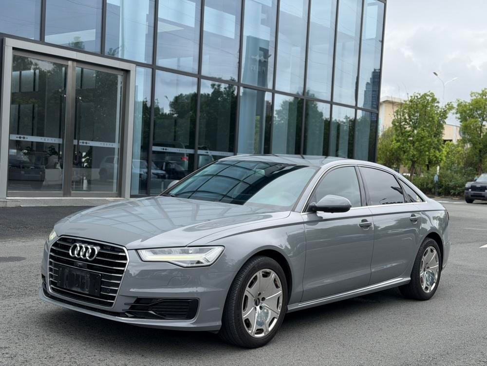 Audi A6L 2018 — фото автомобиля 1