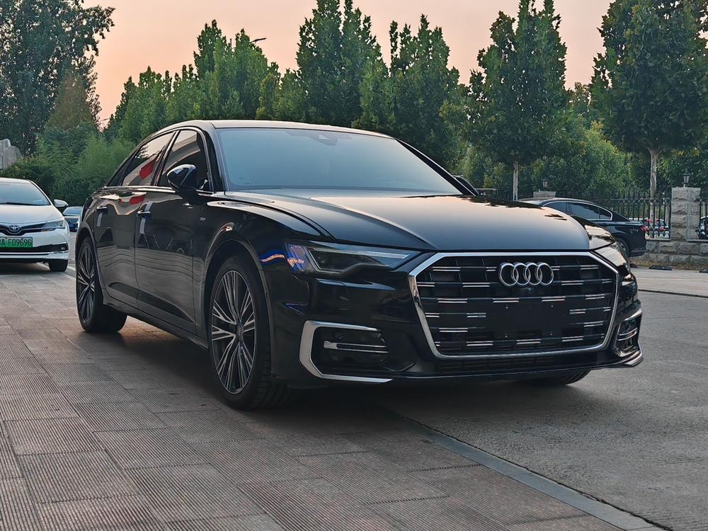 Audi A6L 2024 — фото автомобиля