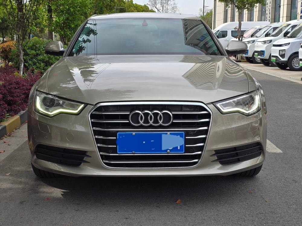 Audi A6L 2014 — фото автомобиля