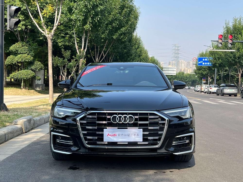 Audi A6L 2023 — фото автомобиля