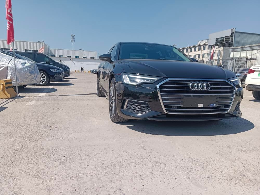 Audi A6L 2020 — фото автомобиля 1